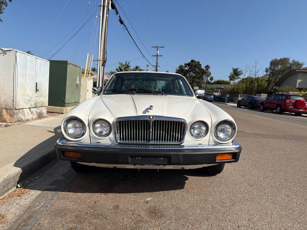Jaguar-Xj6-1986-White