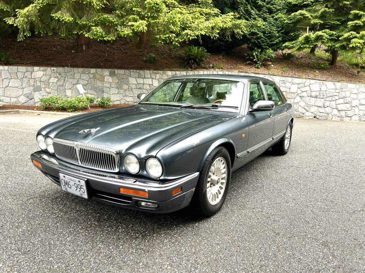 Jaguar-Xj6-vanden-plas-1996-green