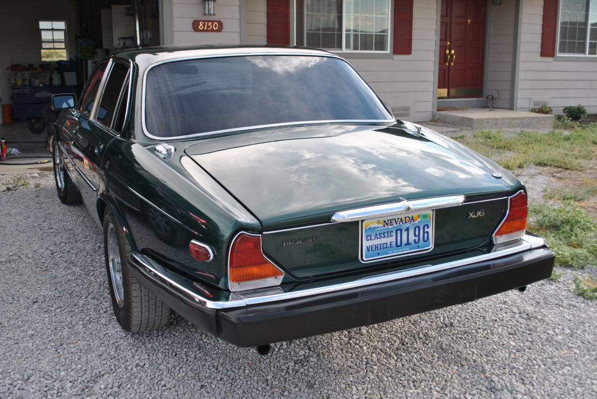 Jaguar-Xj8-1985-green