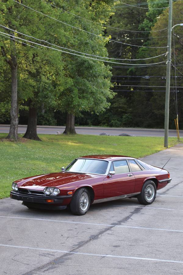 Jaguar-Xjs-1974-red