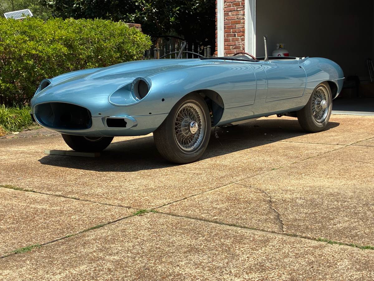Jaguar-Xk-1969-blue