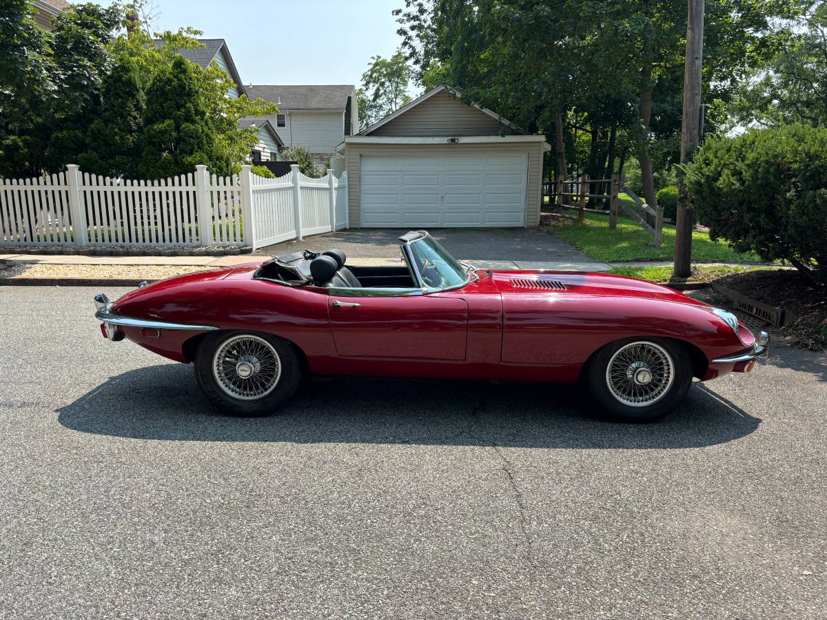 Jaguar-Xke-series-ii-roadster-1970-red