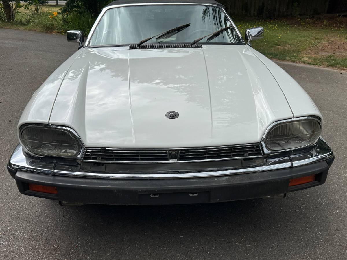 Jauguar-xjs-convertible-1990-white