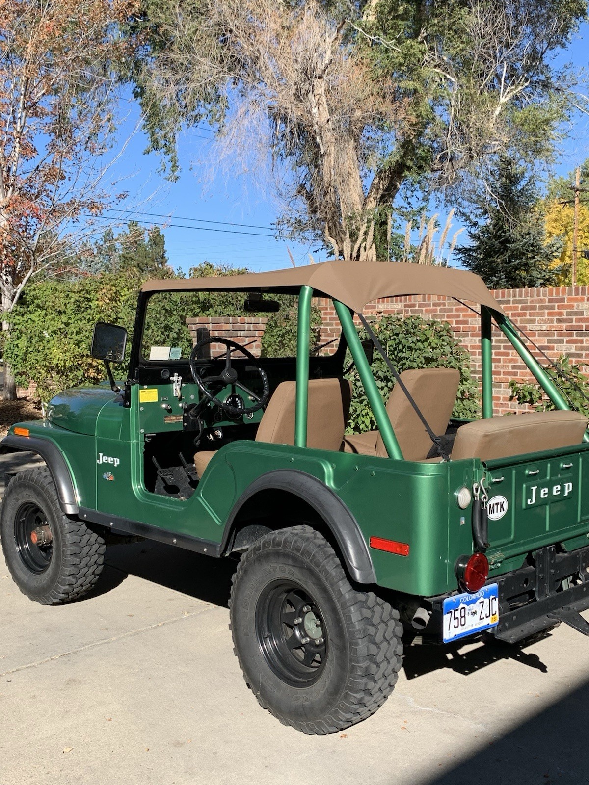 Jeep-CJ-1973-Tan