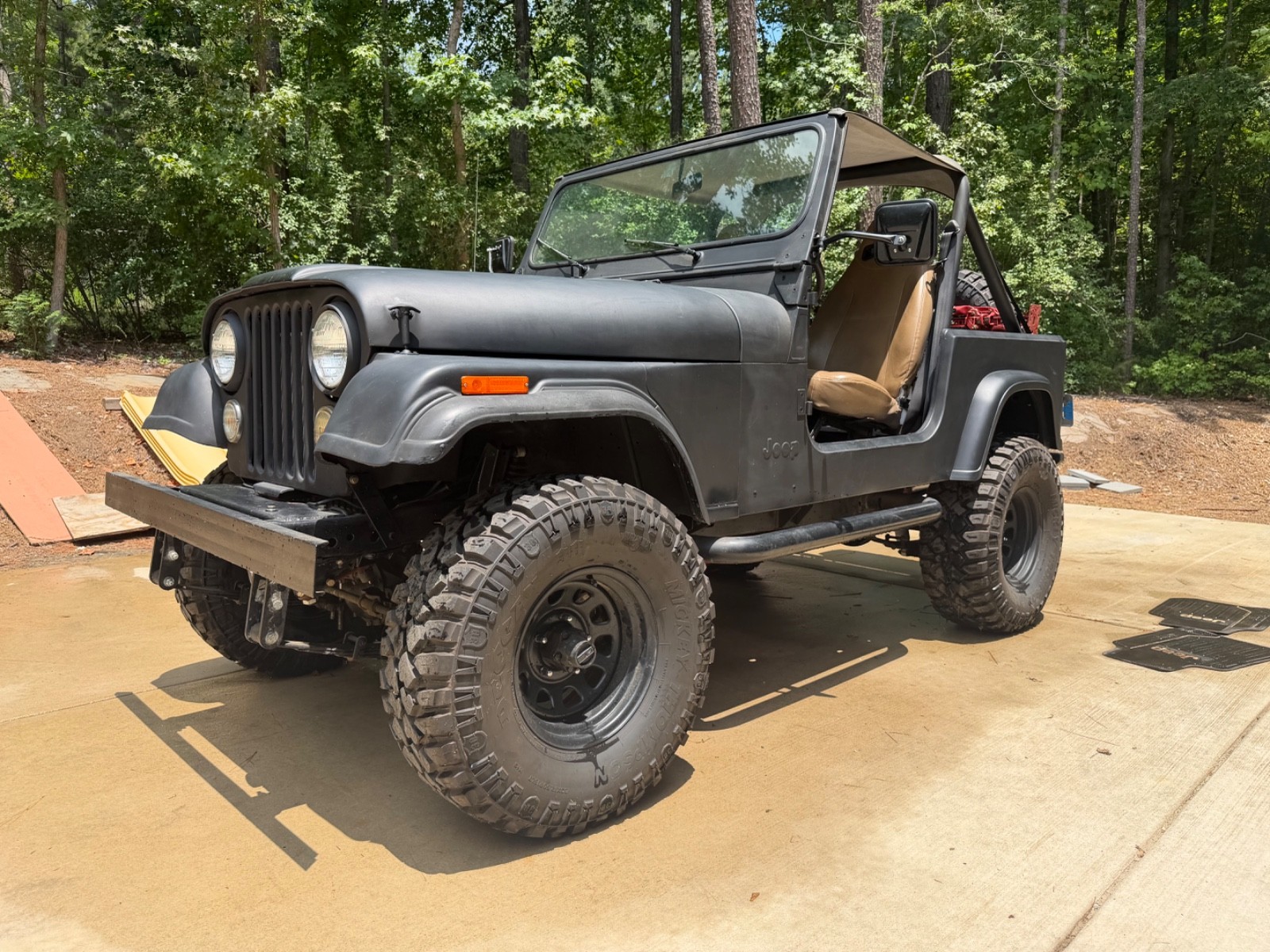 Jeep-CJ-1982-SUV-Tan