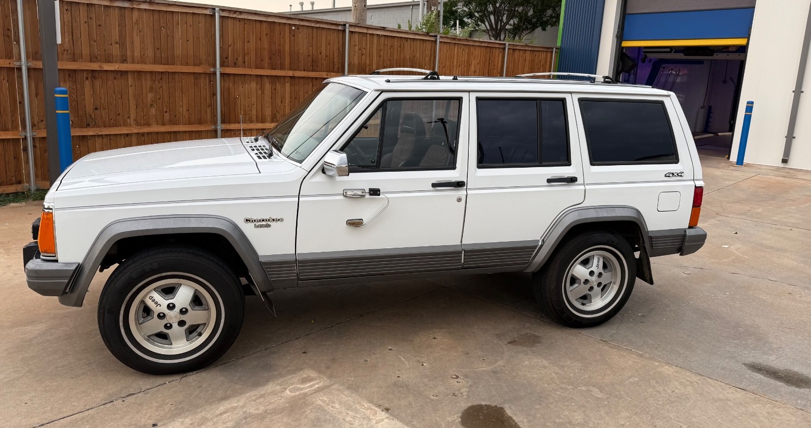 Jeep-Cherokee-1990-SUV-Burgundy