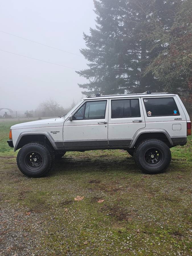 Jeep-Cherokee-1992-white