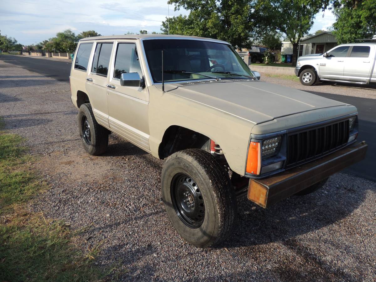 Jeep-Cherokee-1993-brown