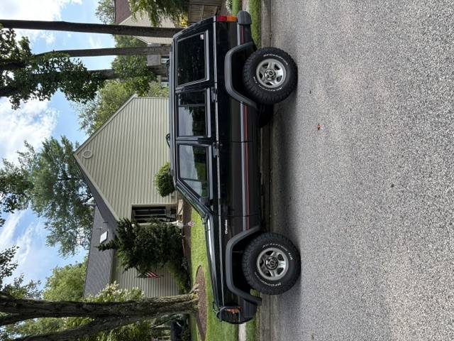 Jeep-Cherokee-1996-black