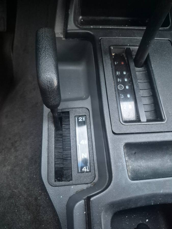 Jeep-Cherokee-limitedcountry-1996-white