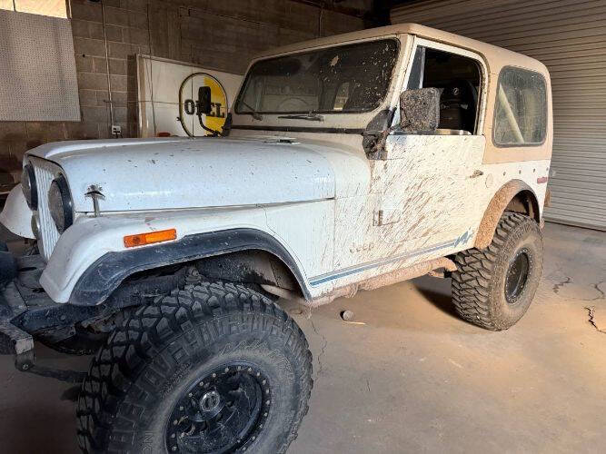 Jeep-Cj-7-1977-White