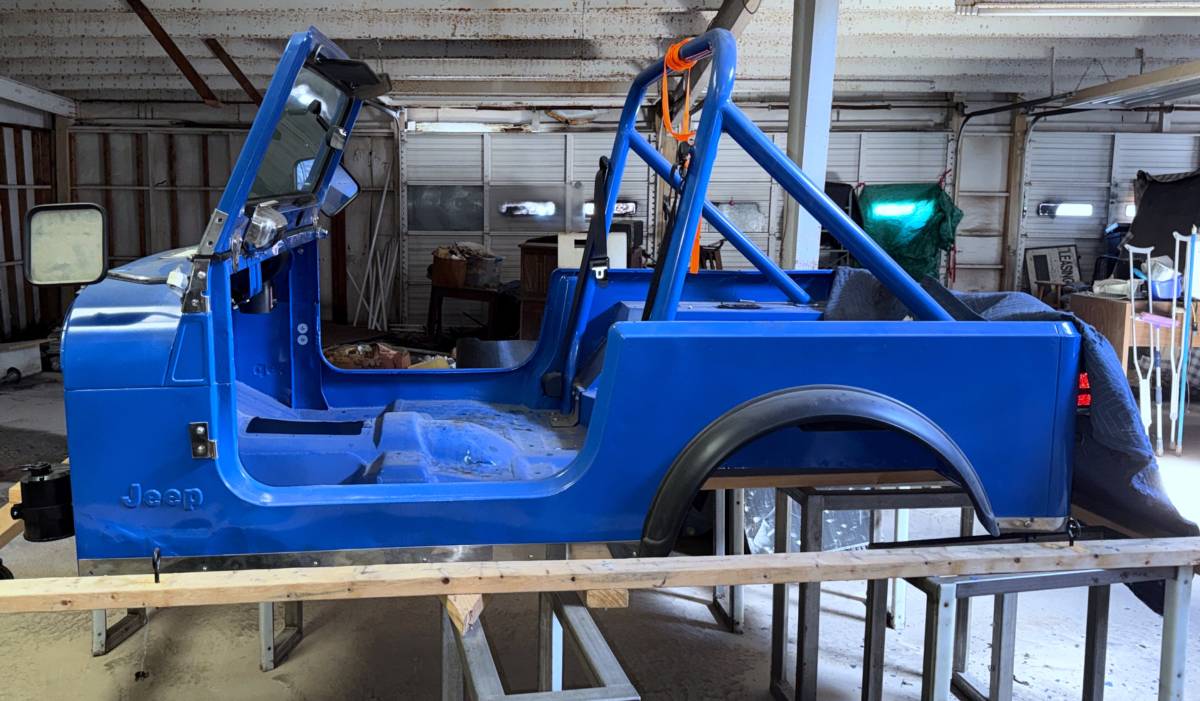 Jeep-Cj7-1982-blue