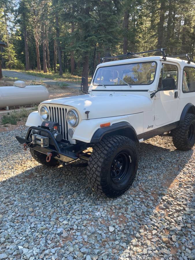 Jeep-Cj7-1985-white