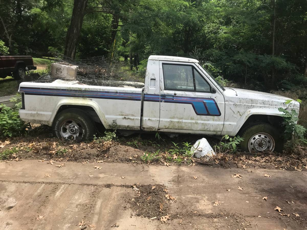 Jeep-Comanche-pickups-1986