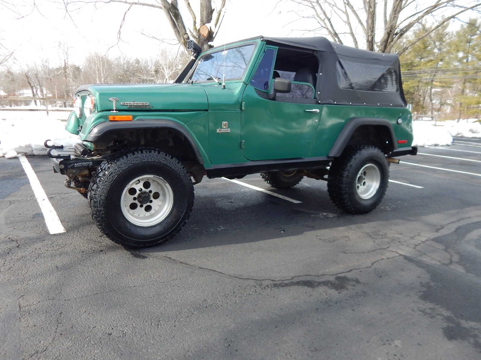 Jeep-Commando-1970-SUV-Black