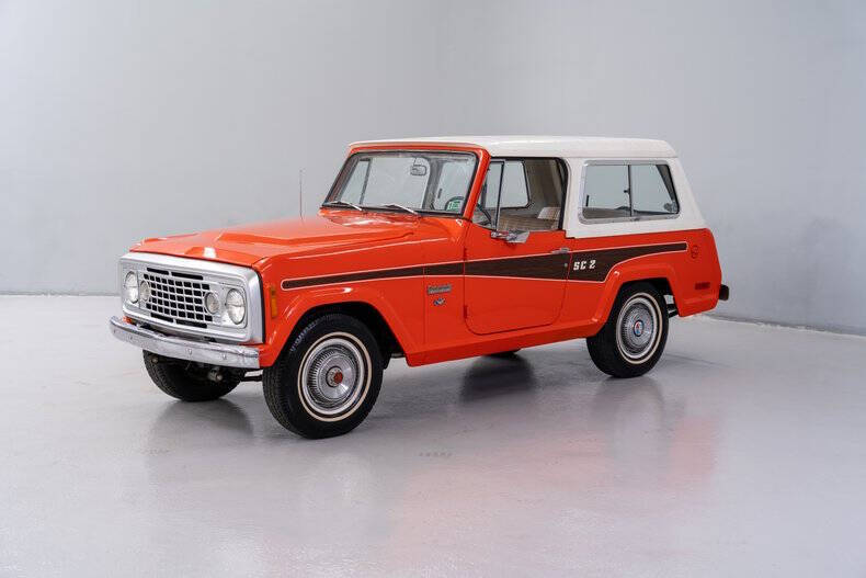 Jeep-Commando-1972-Orange-Tan