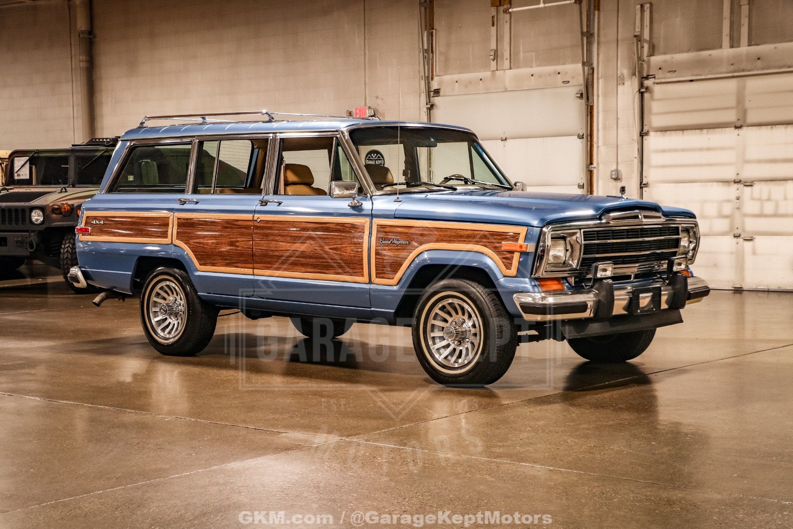 Jeep-Grand-Wagoneer-1987-SUV-Tan