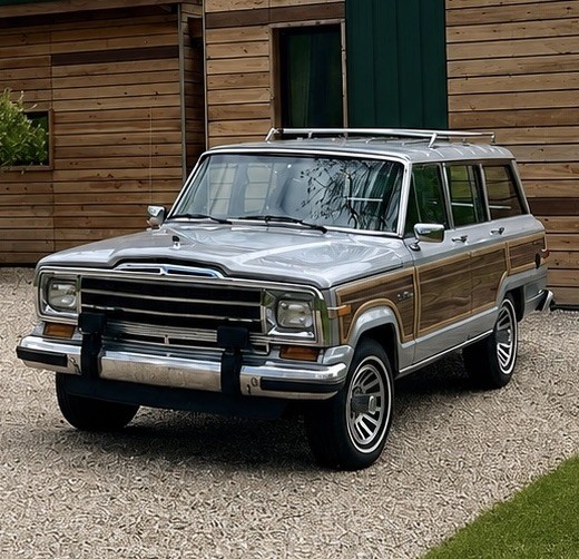 Jeep Grand Wagoneer 1990