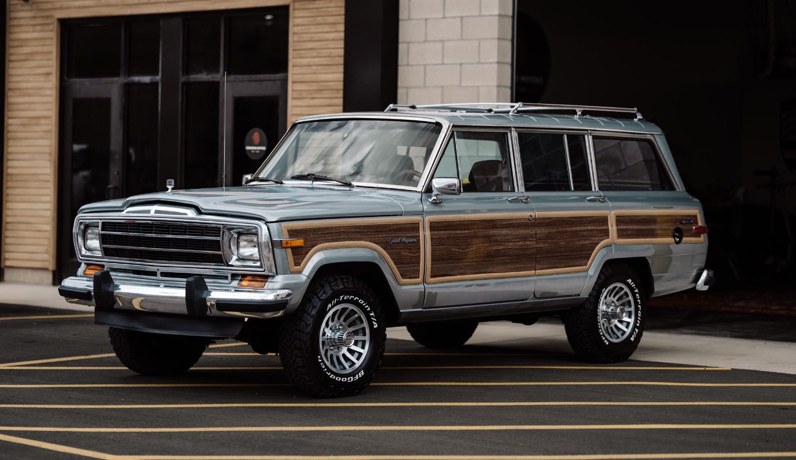 Jeep-Grand-Wagoneer-1991-SUV-Burgundy