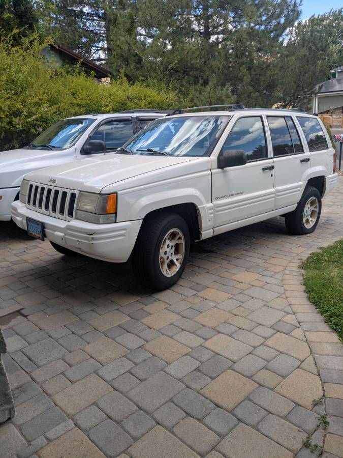 Jeep-Grand-cherokee-laredo-1996-white