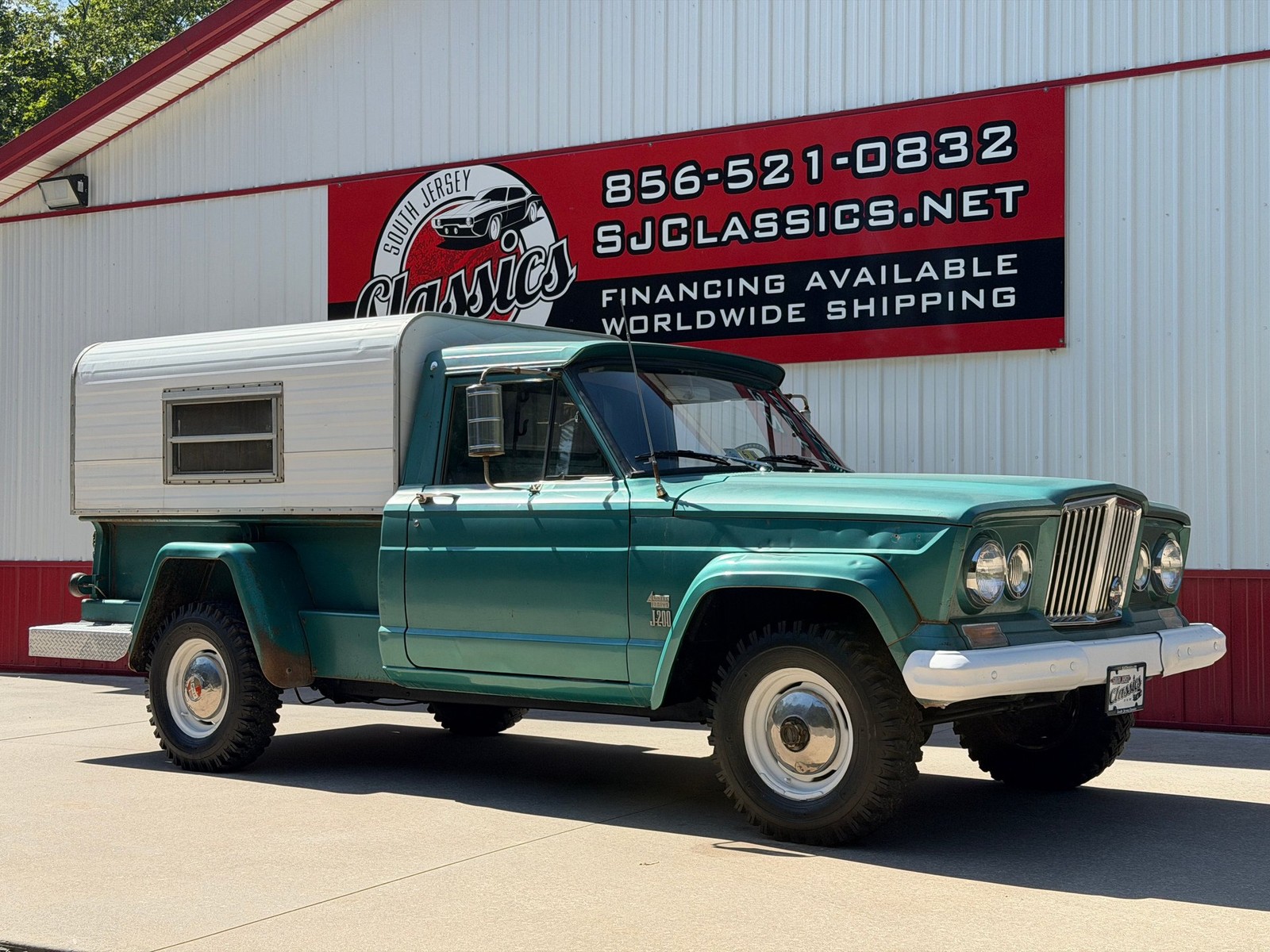 Jeep-J-200-1964-Pickup-Truck-Gray