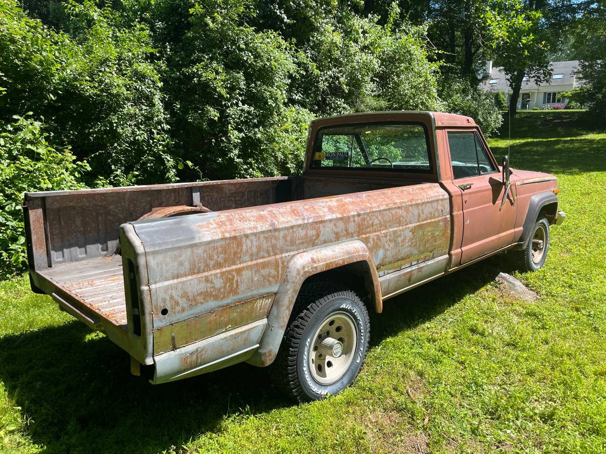 Jeep-J10-lwb-1983