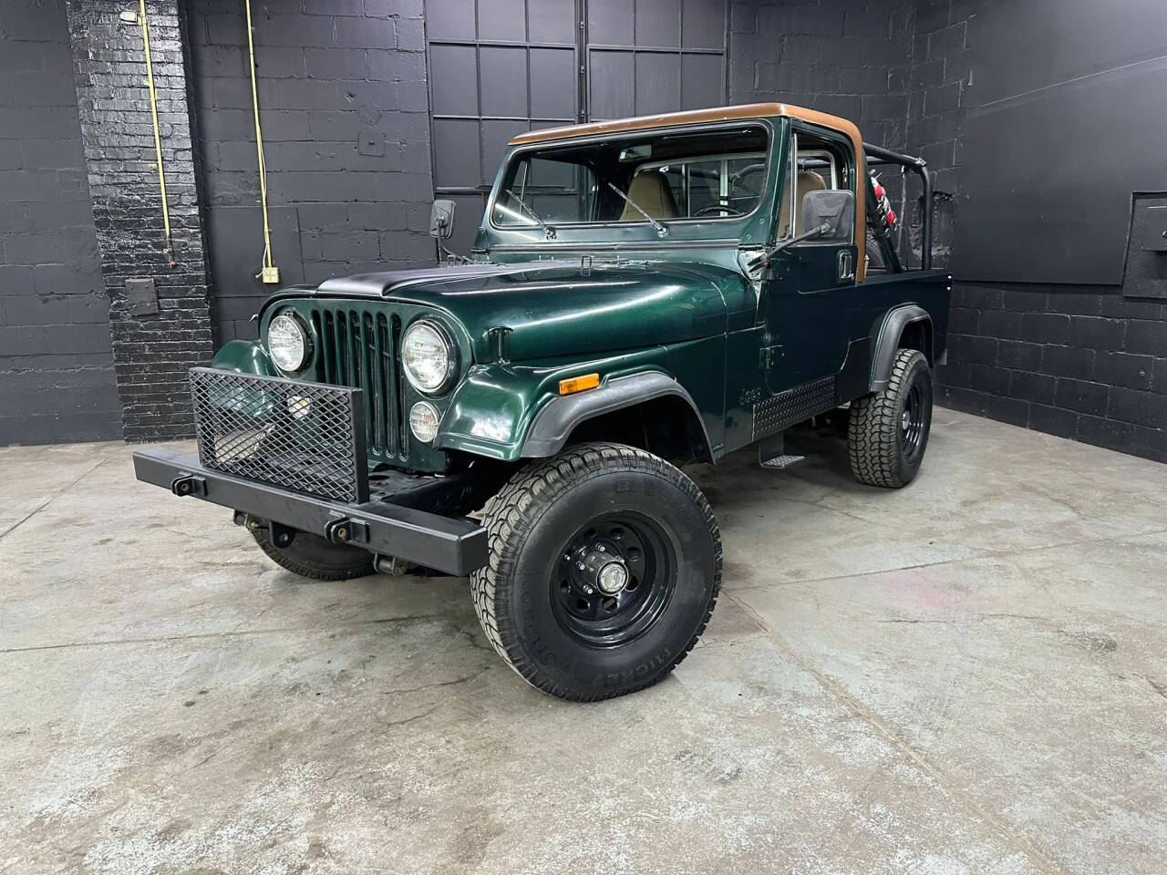 Jeep-Scrambler-1982-Green