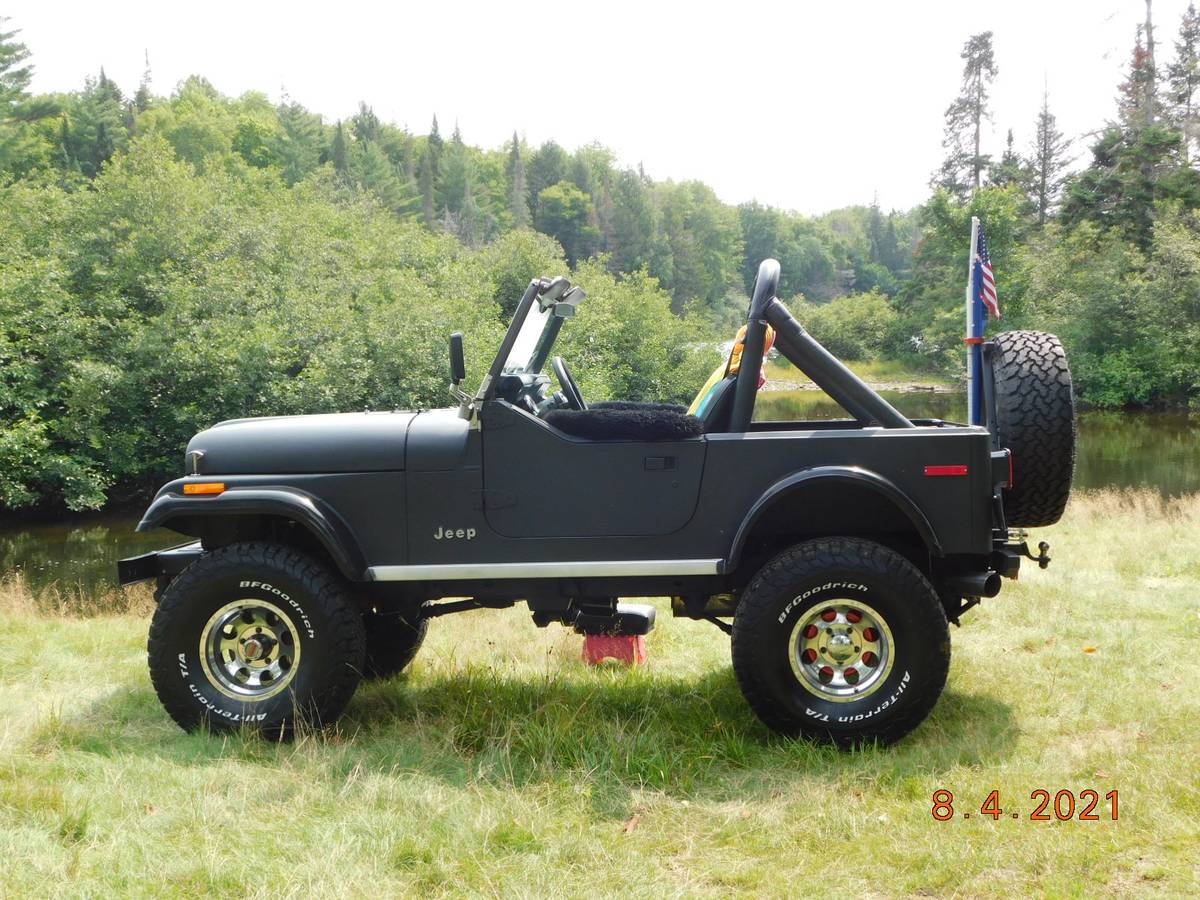 Jeep-Wrangler-1982-black