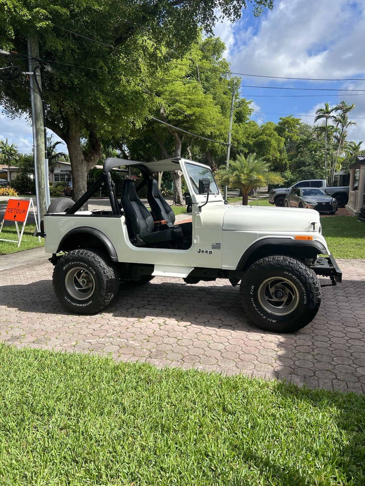 Jeep-Wrangler-1984-SUV-Black