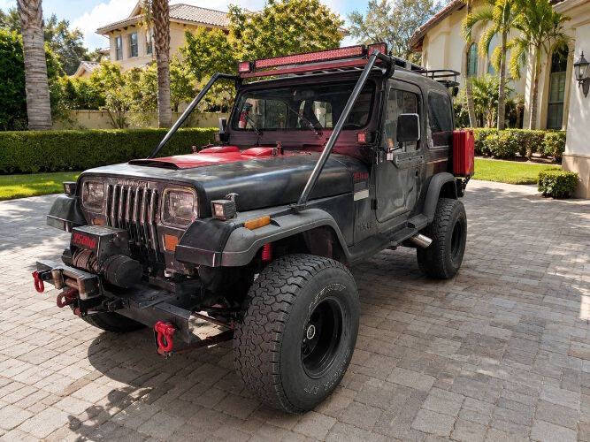Jeep-Wrangler-1988-BlackRed