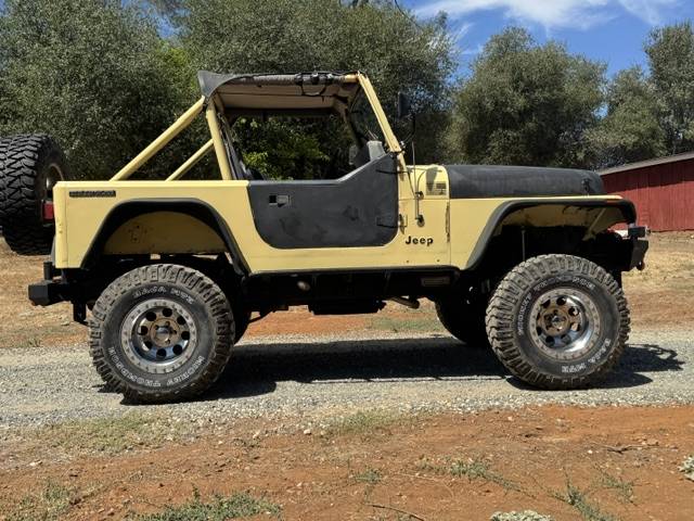 Jeep-Wrangler-1988-yellow