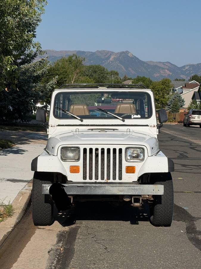Jeep-Wrangler-1992-white