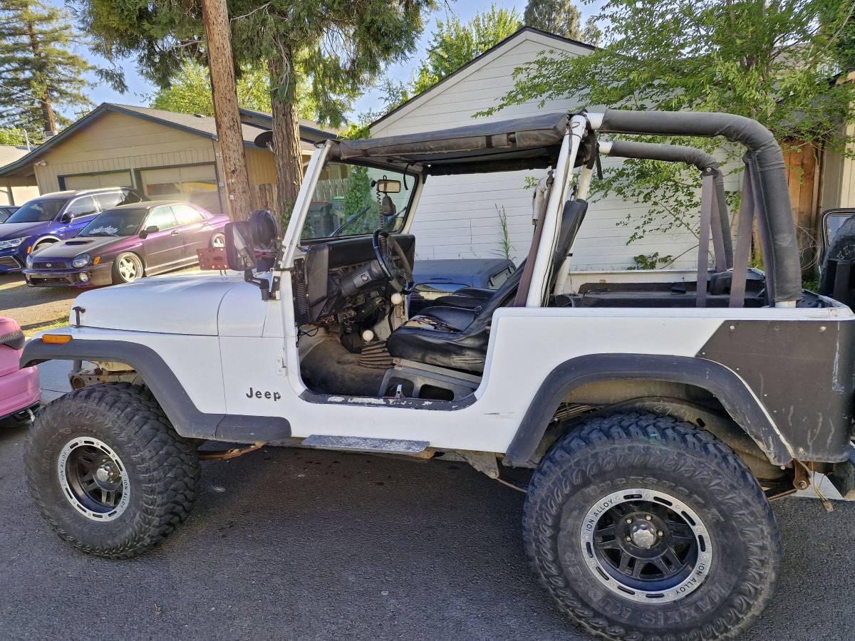 Jeep-Wrangler-1994-white