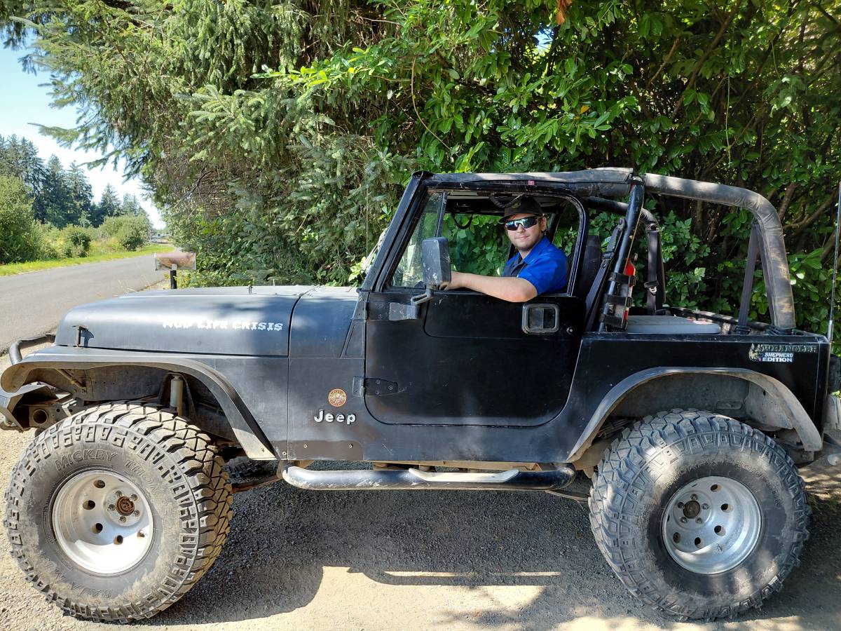 Jeep-Wrangler-1995