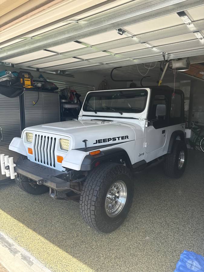 Jeep-Wrangler-1995-White