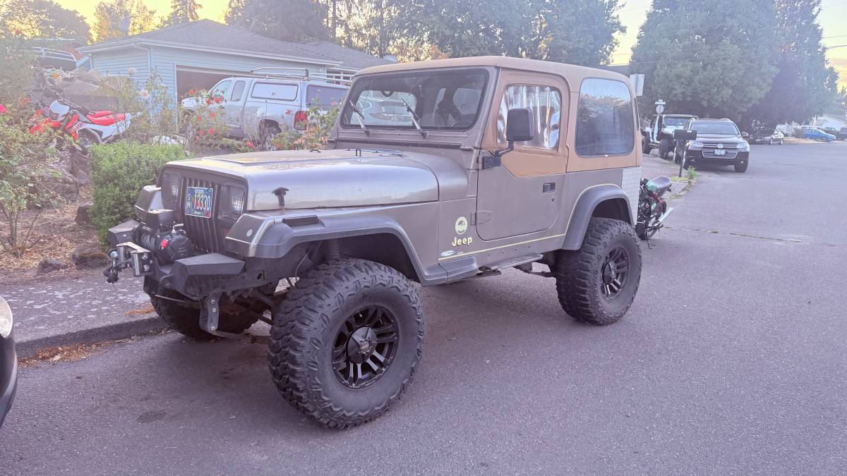 Jeep-Wrangler-sahara-1991-green