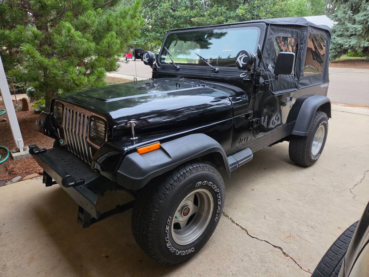Jeep-Wrangler-yj-1993-black