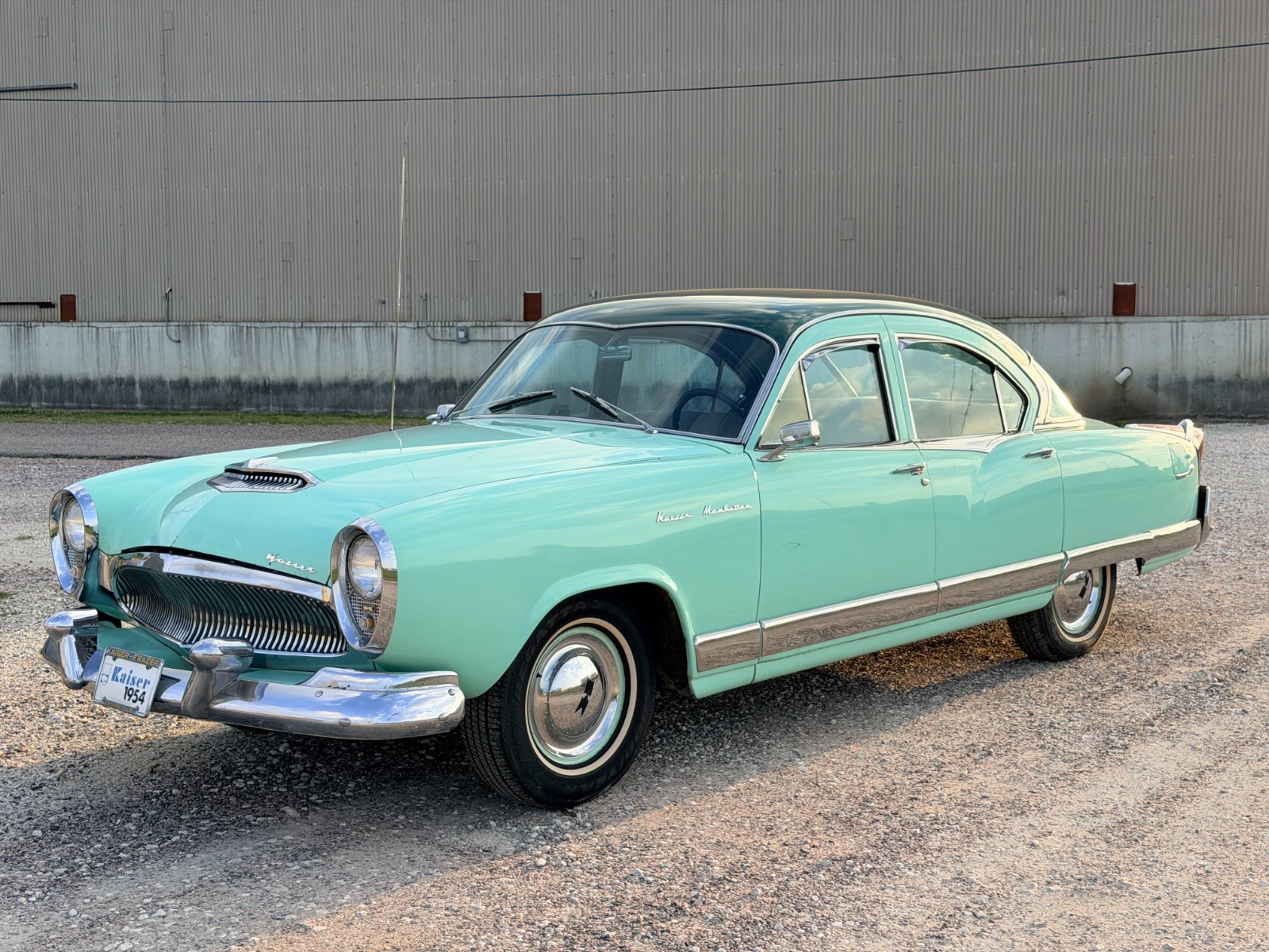 Kaiser-Manhattan-1954-Sedan