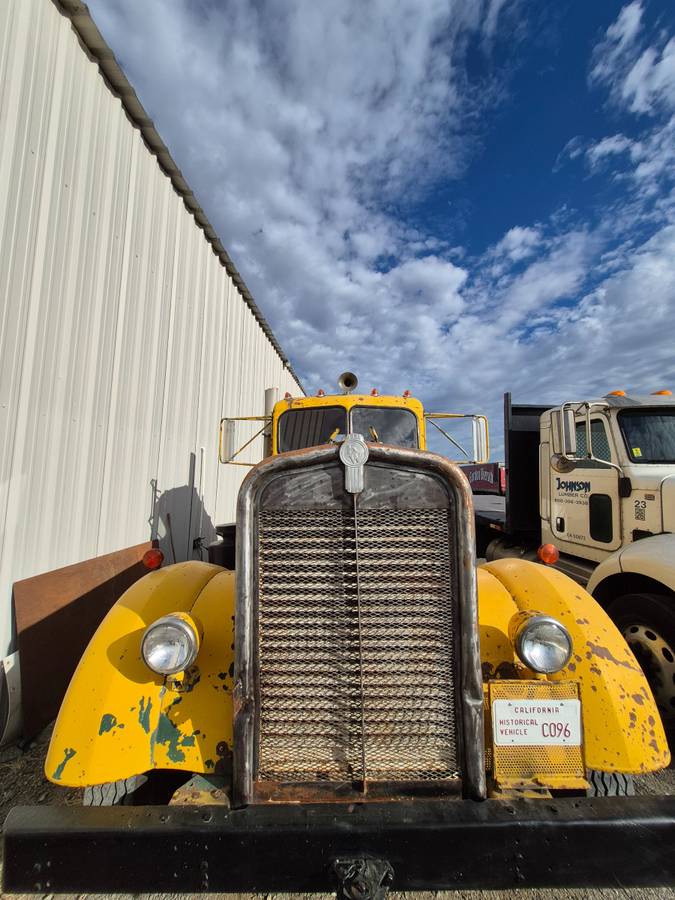 Kenworth-825c-1951-yellow