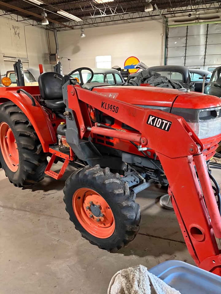 Kioti-and-mahindra-Dk-35-e350dl-1907
