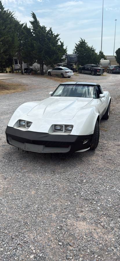 L82-corvette-1980-white