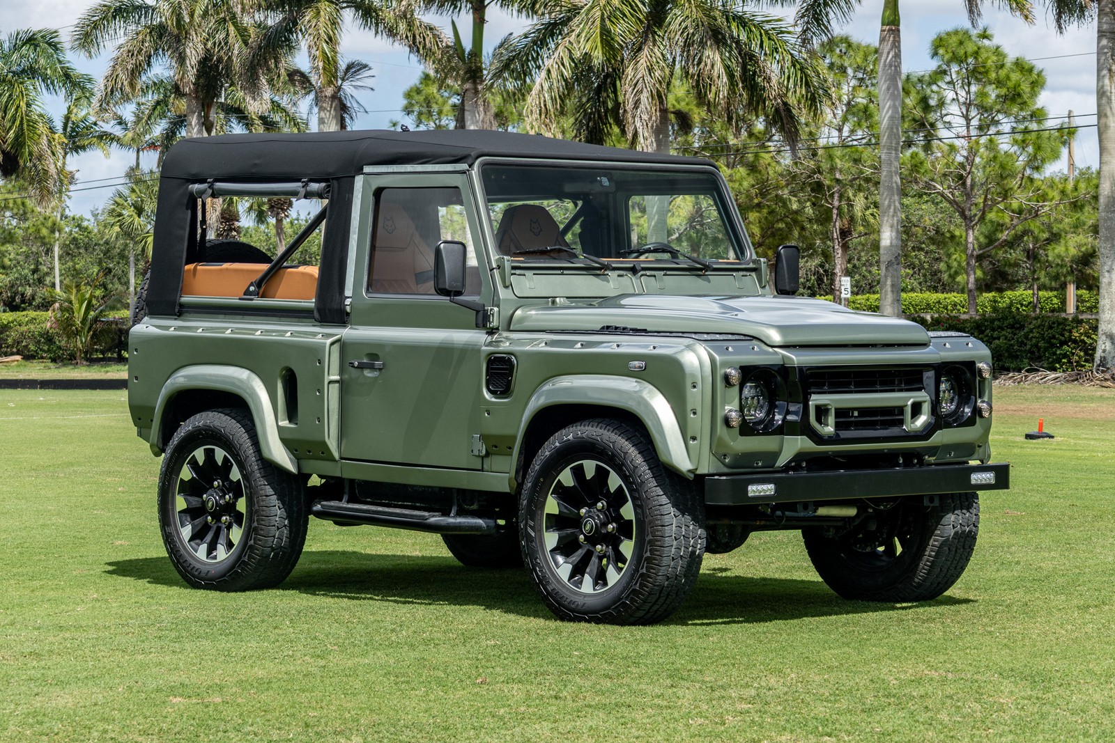 Land Rover Defender 1989
