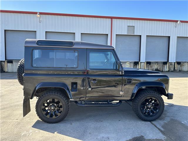 Land-Rover-Defender-1996
