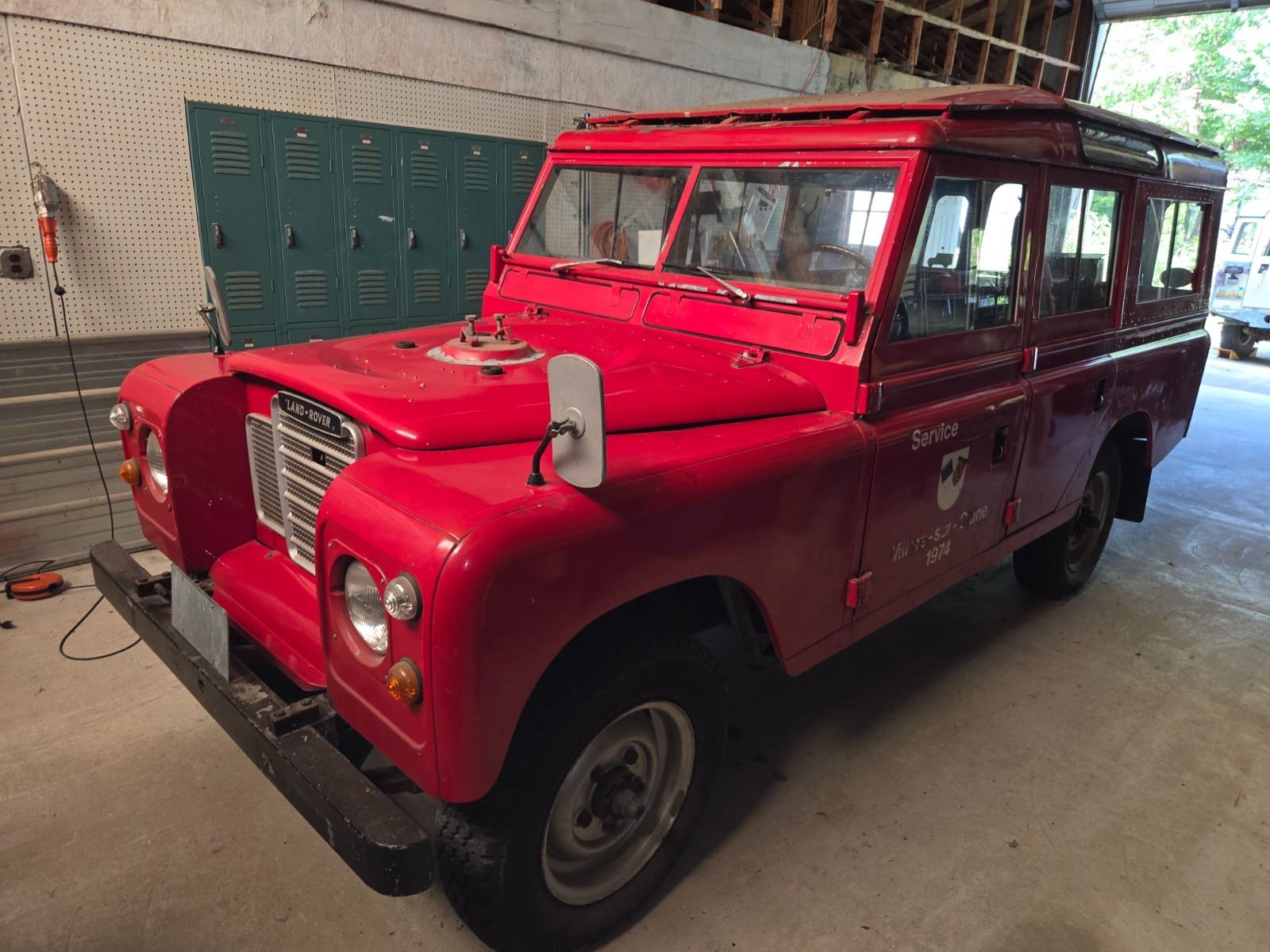 Land-Rover-Series-III-109-Station-Wagon-1974-SUV-Green
