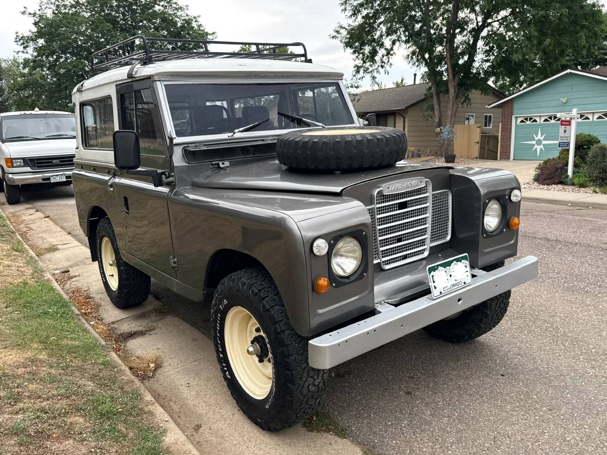 Land-rover-1970-grey