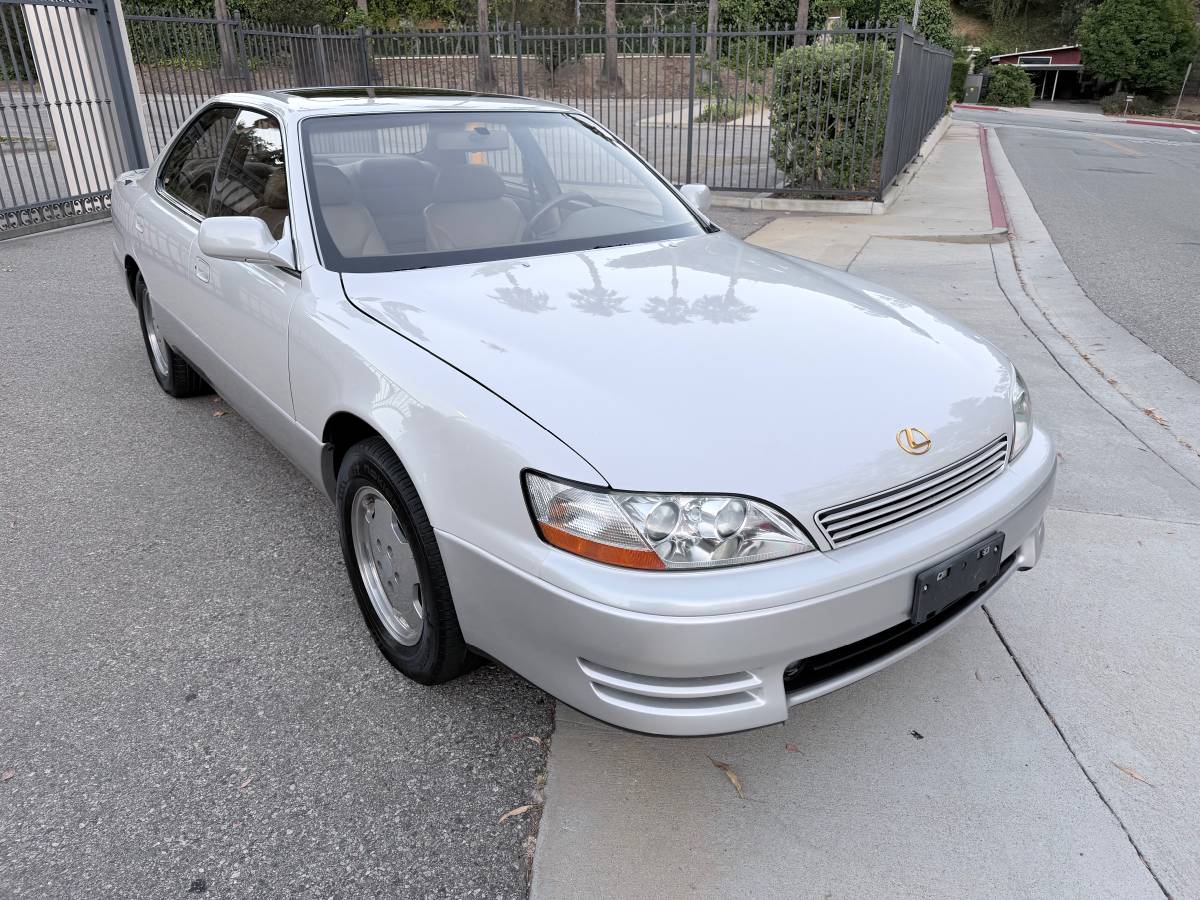 Lexus-Es-1994-white