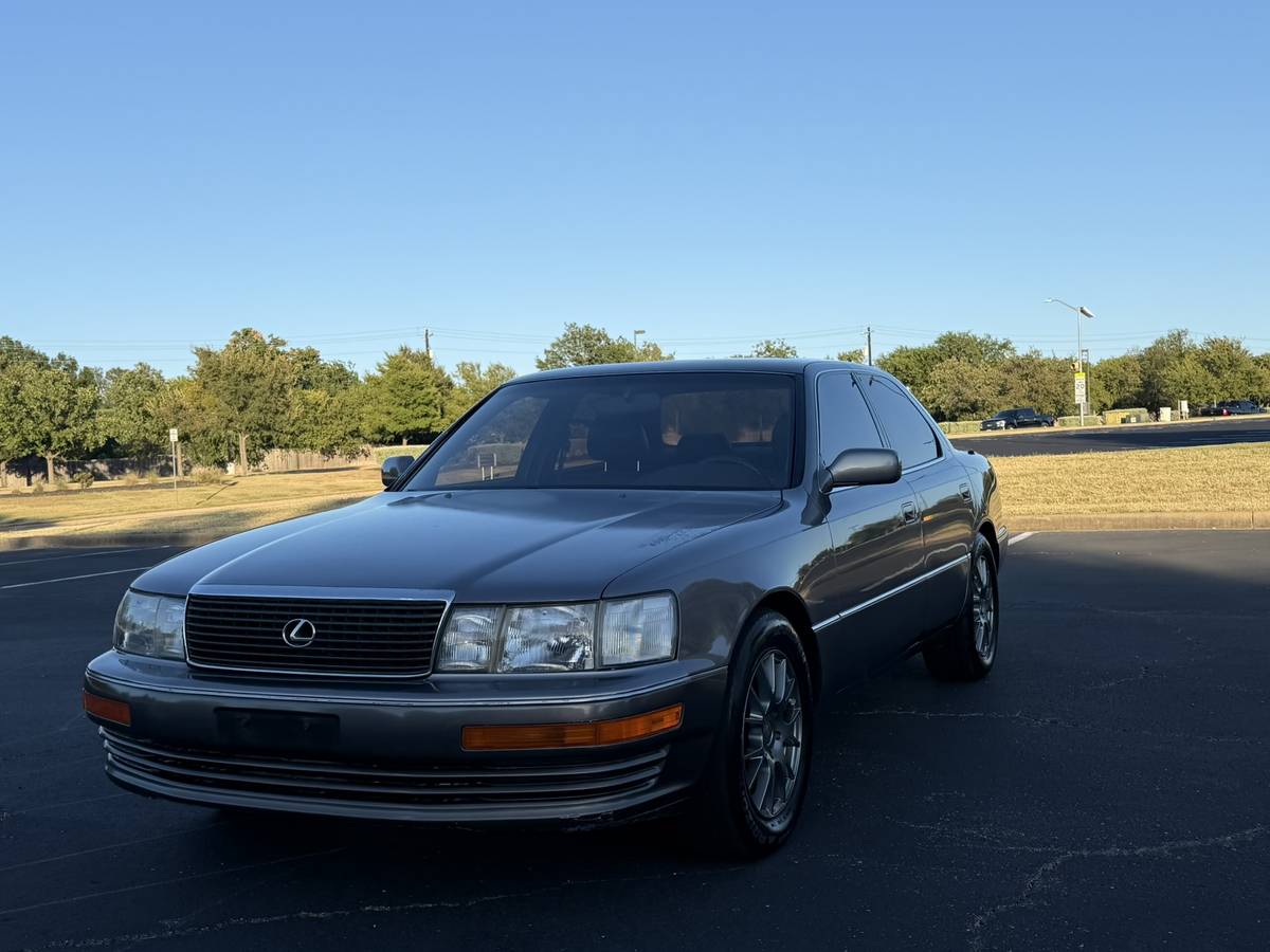 Lexus-Ls-400-1993-grey