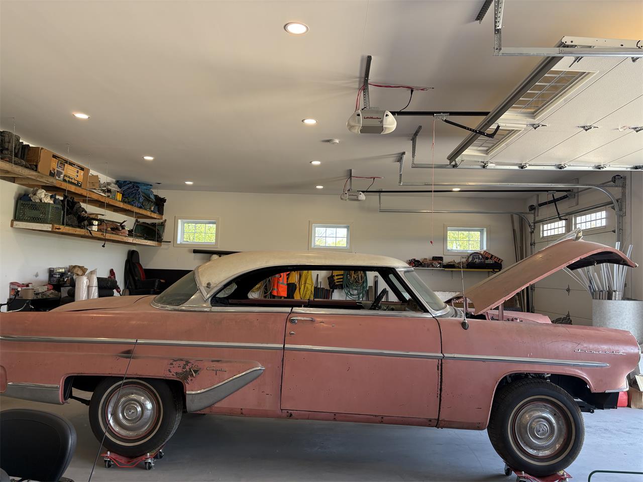 Lincoln-Capri-1955-Pink-and-white-Pink-and-white