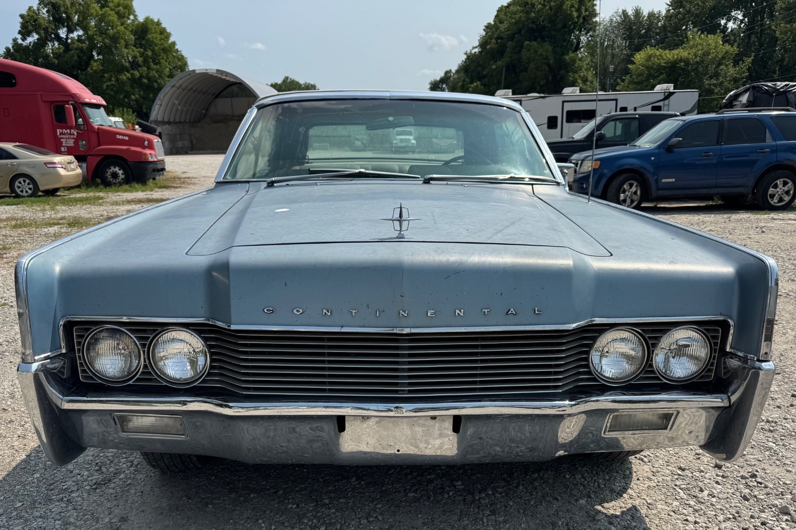 Lincoln-Continental-1966-Convertible-Gold
