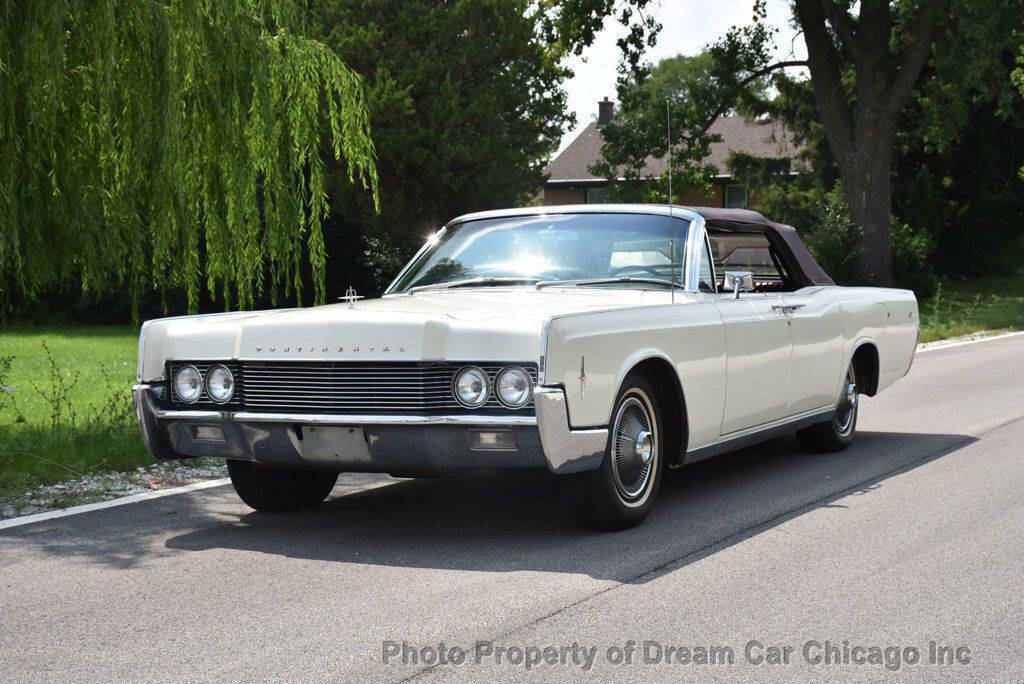 Lincoln-Continental-1966-White-Burgundy